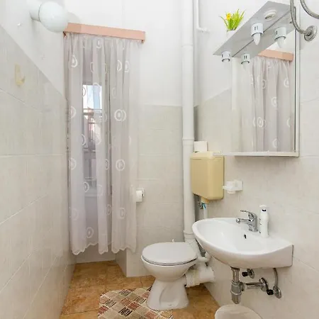 Konukevi Veranda 3*